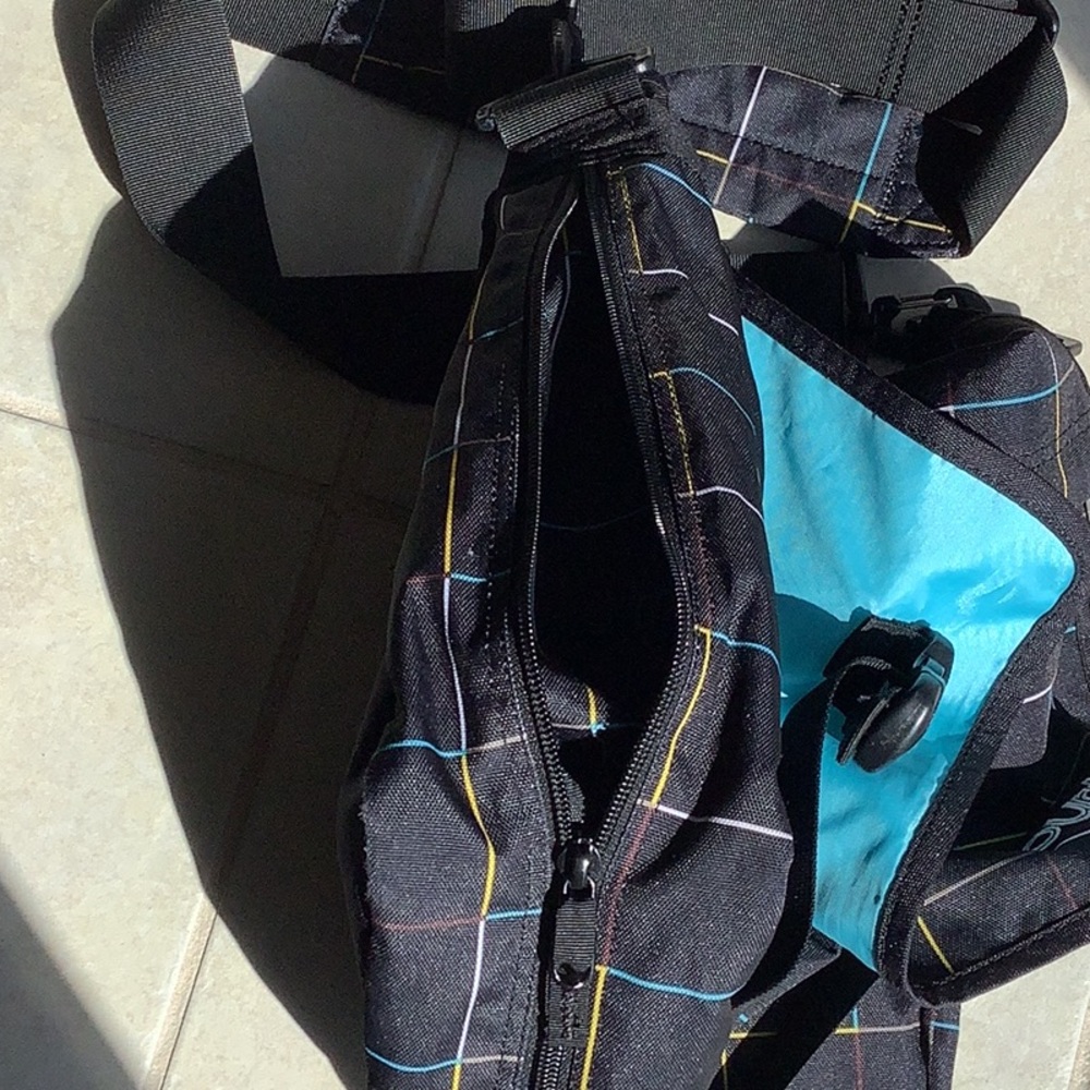 Burton Crossbody / Shoulder Messenger Bag - Picture 6 of 14